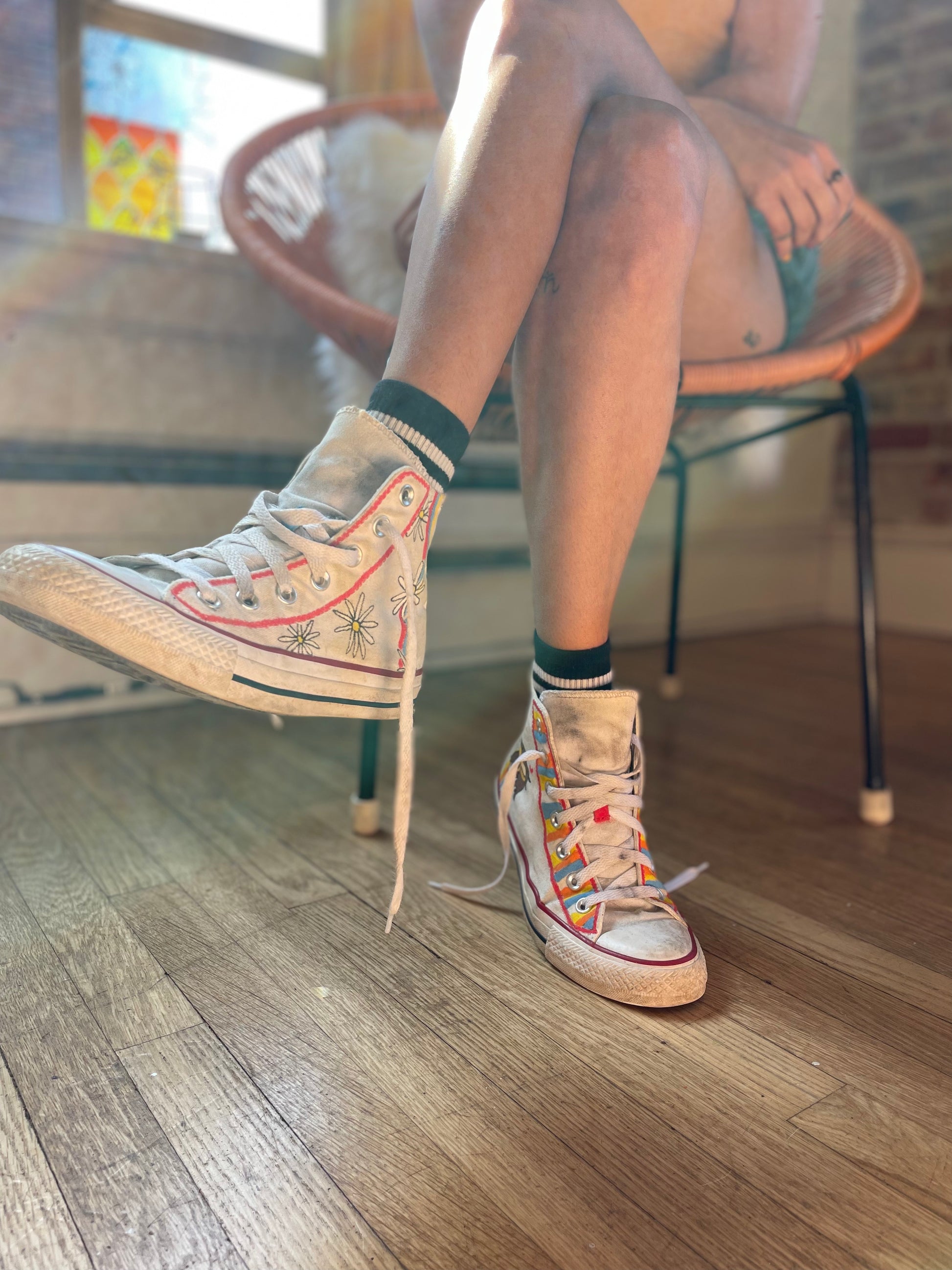 Converse high outlet tops on feet